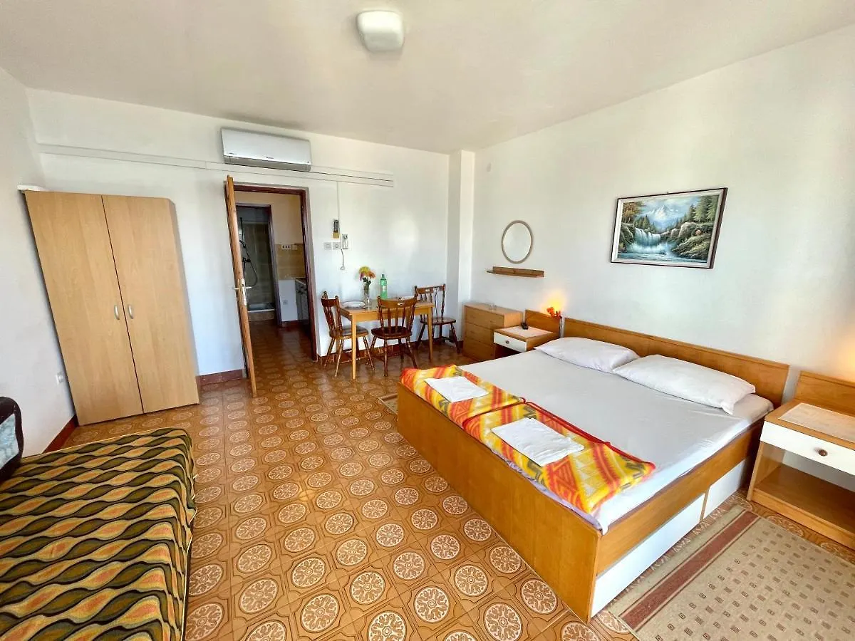 Apartmani Luky Dramalj 0*,  Croatia