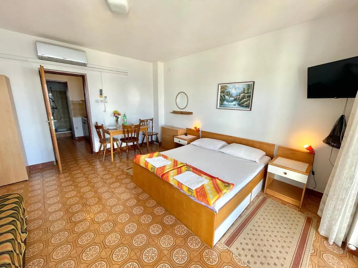 Apartmani Luky Dramalj 0*,  Croatia