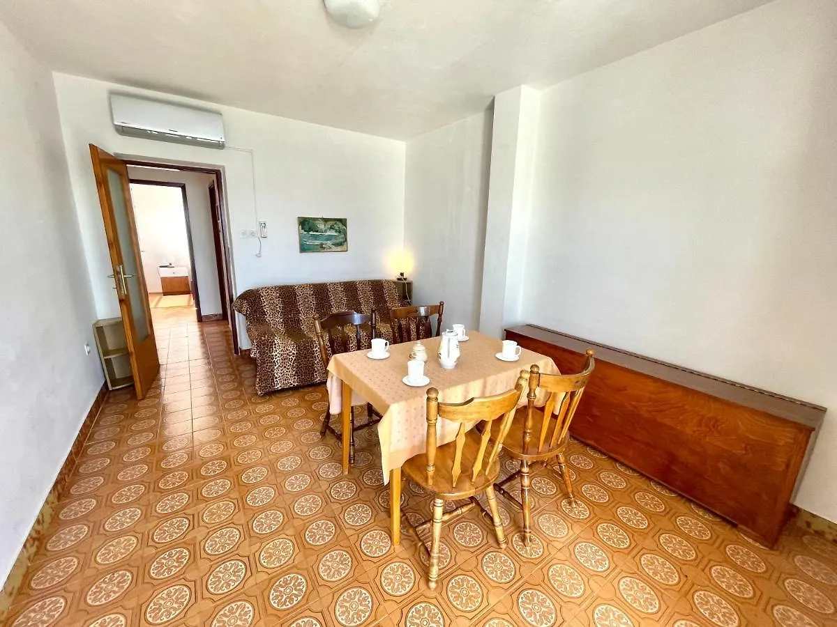 Apartmani Luky Dramalj 0*,